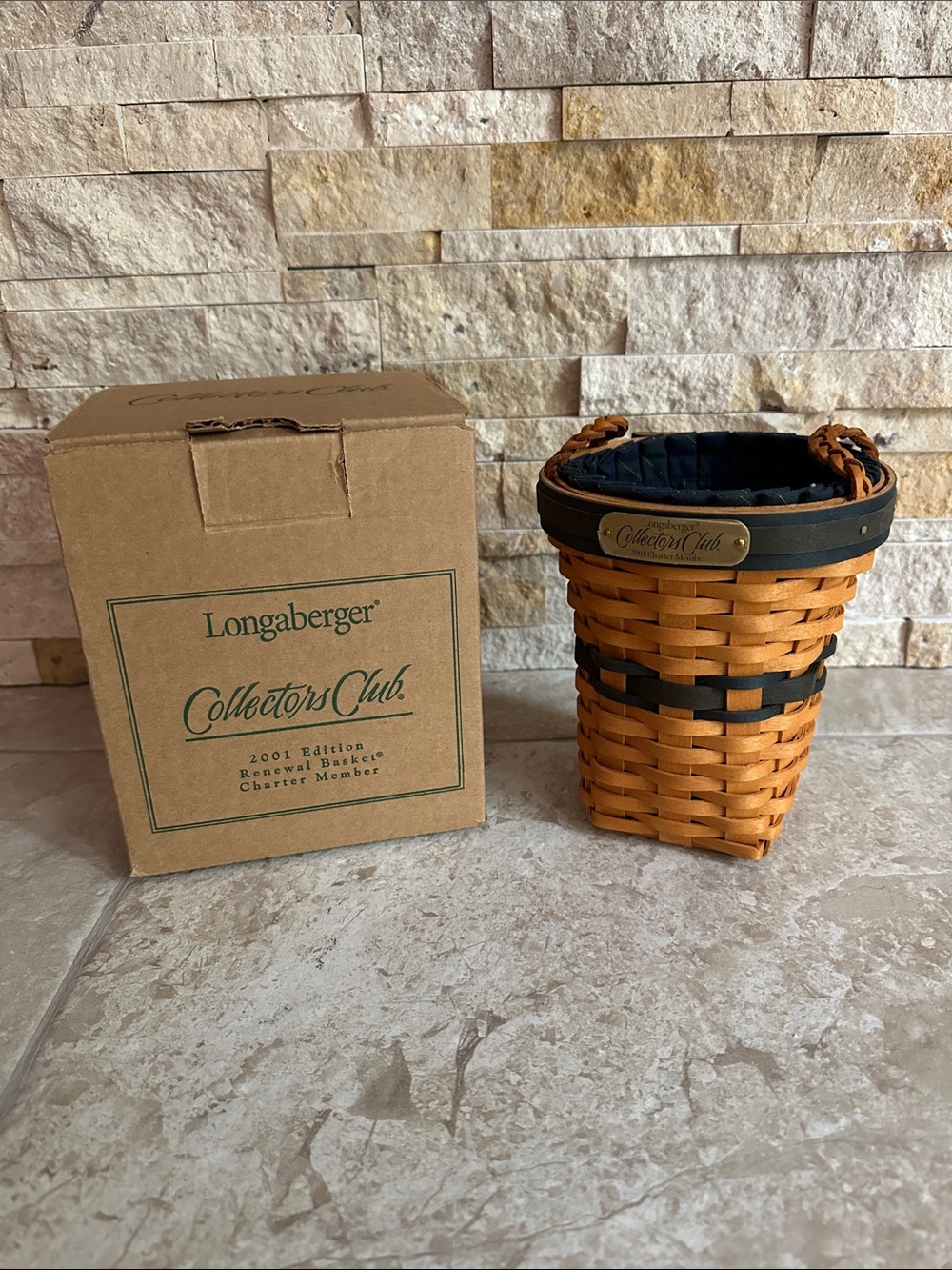 Longaberger 2001 Collectors Club basket